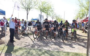 El alcalde de San Juan de Sabinas Julio Long dio banderazo del serial MTB Coahuila Norte
