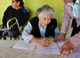 A familias coahuilenses, certidumbre jurídica como regalo de navidad