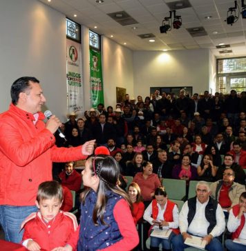 Se preregistra Jesús María Montemayor en busca de la candidatura del distrito 3