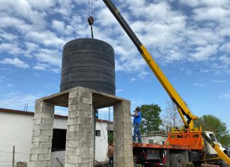 Reemplazan tanque elevado de agua de Las Azucenas en Múzquiz