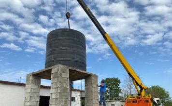 Reemplazan tanque elevado de agua de Las Azucenas en Múzquiz