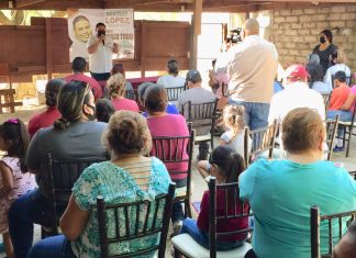 Se reúne Mayito con vecinos del paso del coyote y mina 7