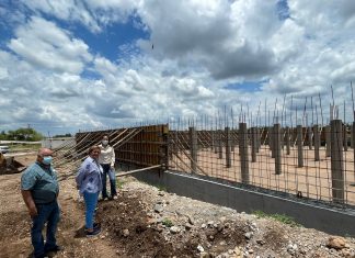 Alcaldesa Luisa Alejandra Santos Cadena supervisa avance de la pila de almacenamiento de agua