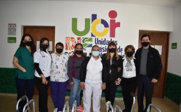 Empresa suma esfuerzos con la administración municipal de Múzquiz donando andaderas y bastones para la unidad básica de rehabilitación