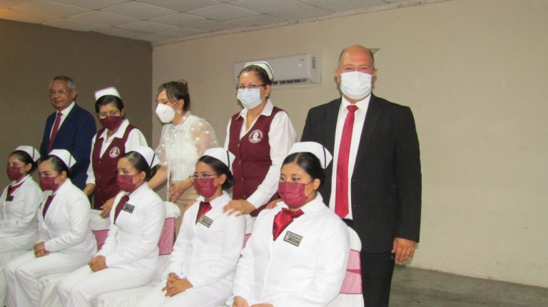 Se gradúa tercera generación de la Escuela de Licenciatura en
