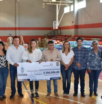 Diputados locales entregan donativo de 300 mil pesos para la contingencia que viven habitantes de Múzquiz