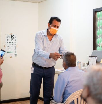 Suma DIF y “La Carlota” 200 atenciones en salud visual. Mantienen jornadas de salud con beneficio para toda la carbonífera