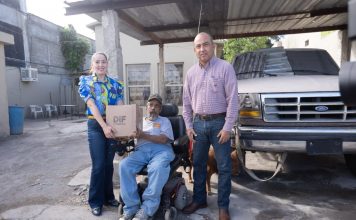 Entrega Lic. Elisa Saucedo apoyos AMA en coordinación con el DIF Coahuila